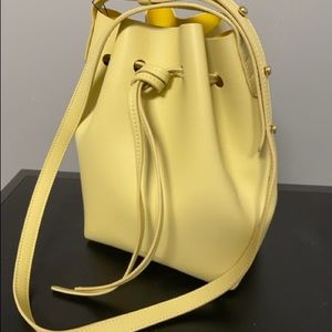 New without tags Mansur Gavriel yellow leather bucket bag